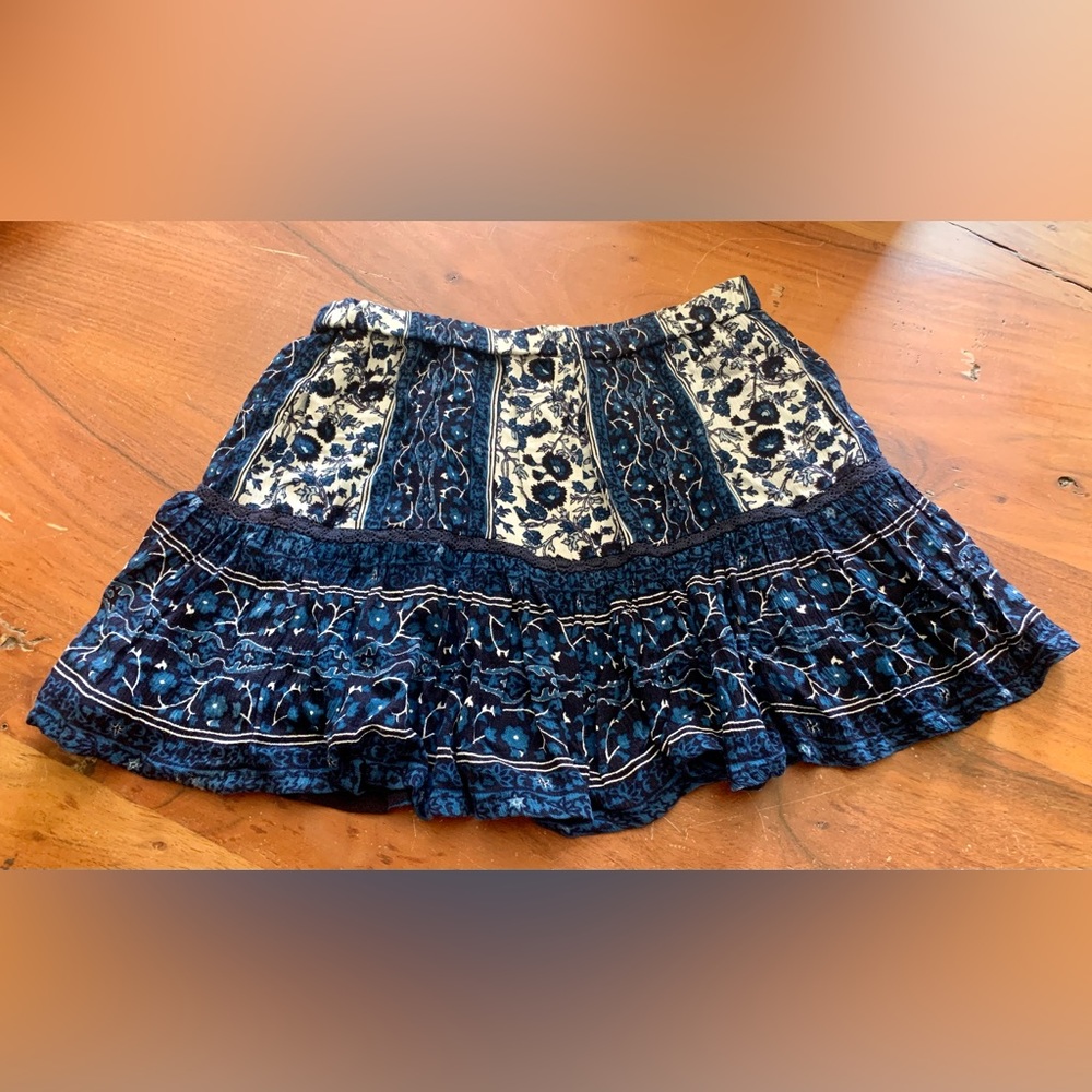 Cute boho blue and white floral ruffle mini skirt